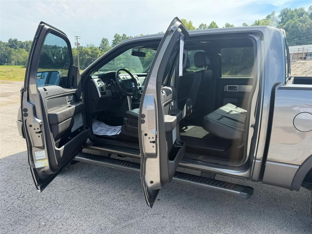 Ford F-150 4WD SuperCrew 145" Platinum 2014