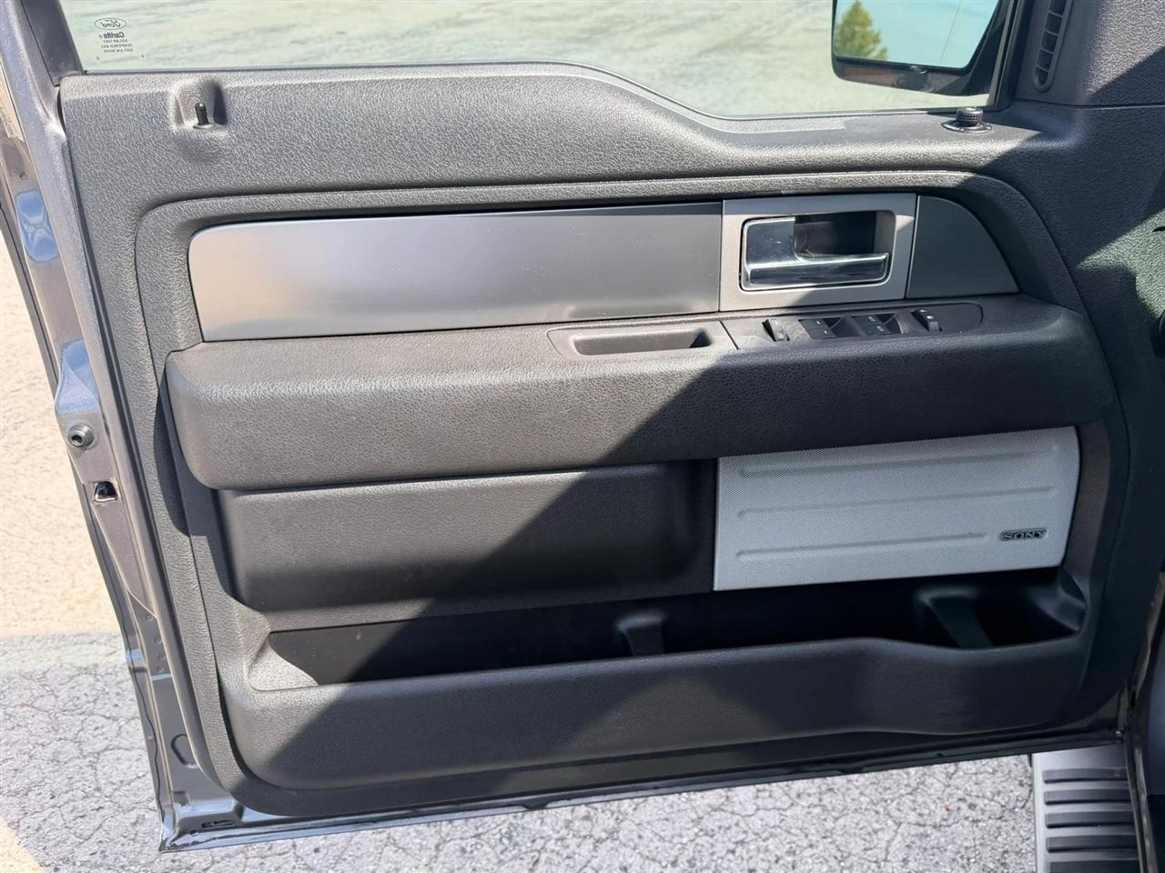 Ford F-150 4WD SuperCrew 145" Platinum 2014