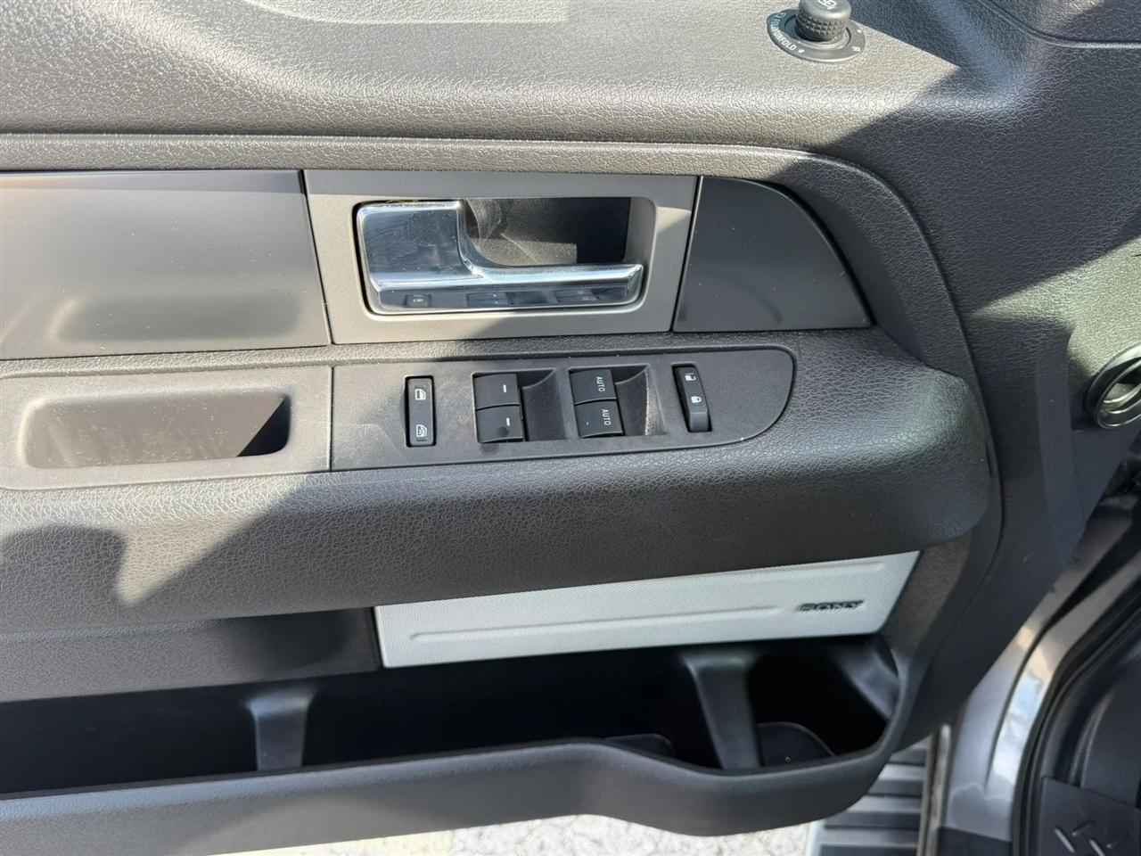 Ford F-150 4WD SuperCrew 145" Platinum 2014