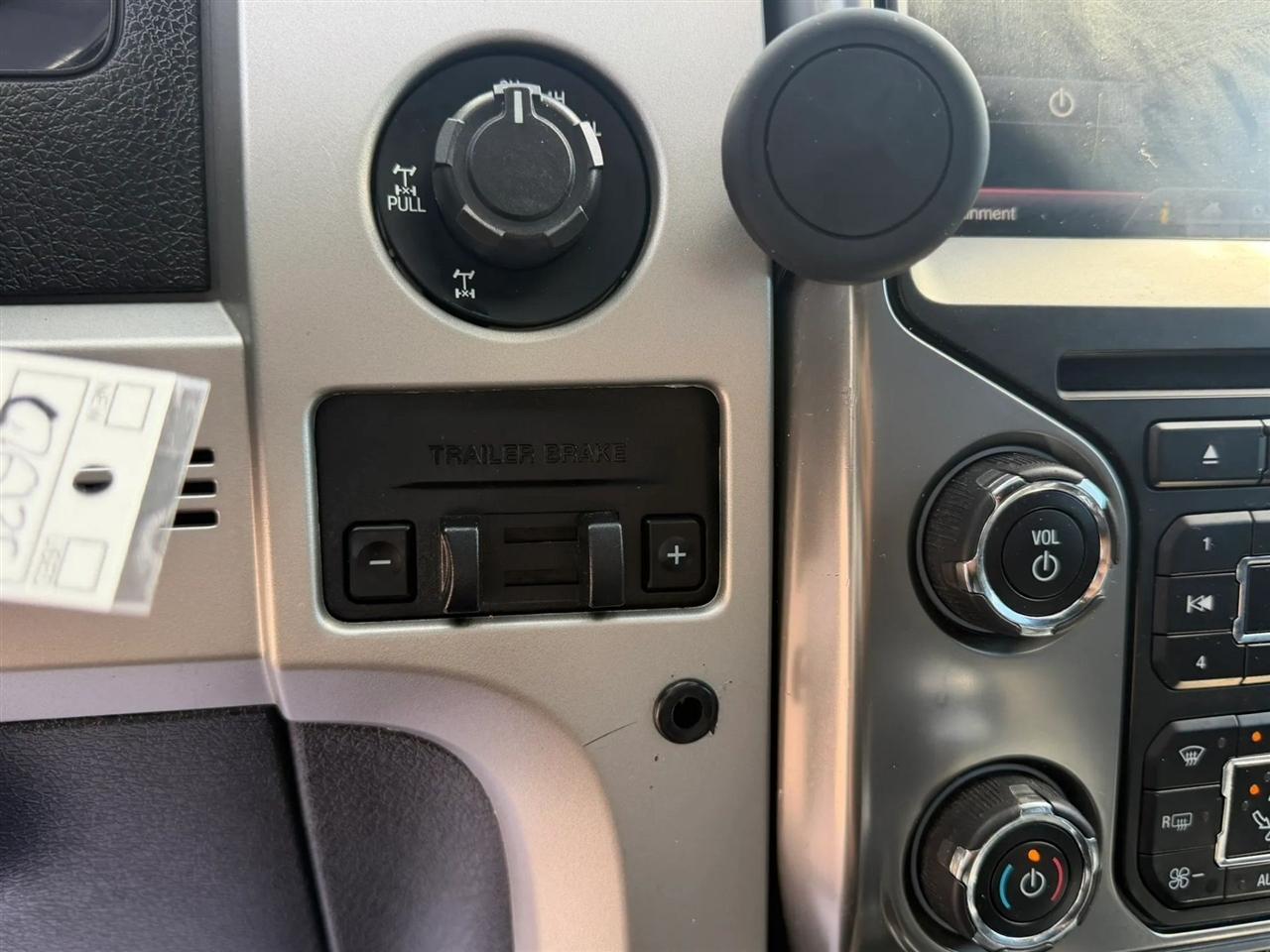 Ford F-150 4WD SuperCrew 145" Platinum 2014