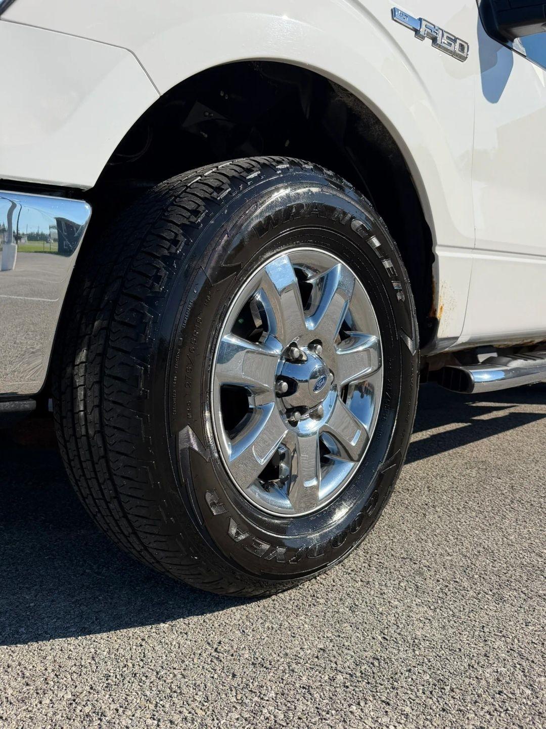 Ford F-150 4WD SuperCrew 145" Platinum 2014