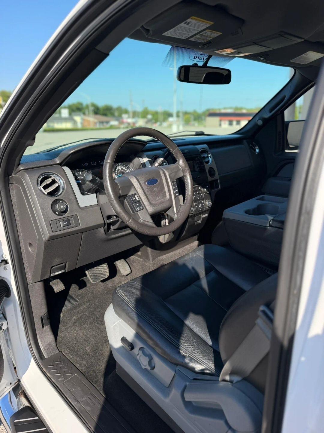 Ford F-150 4WD SuperCrew 145" Platinum 2014