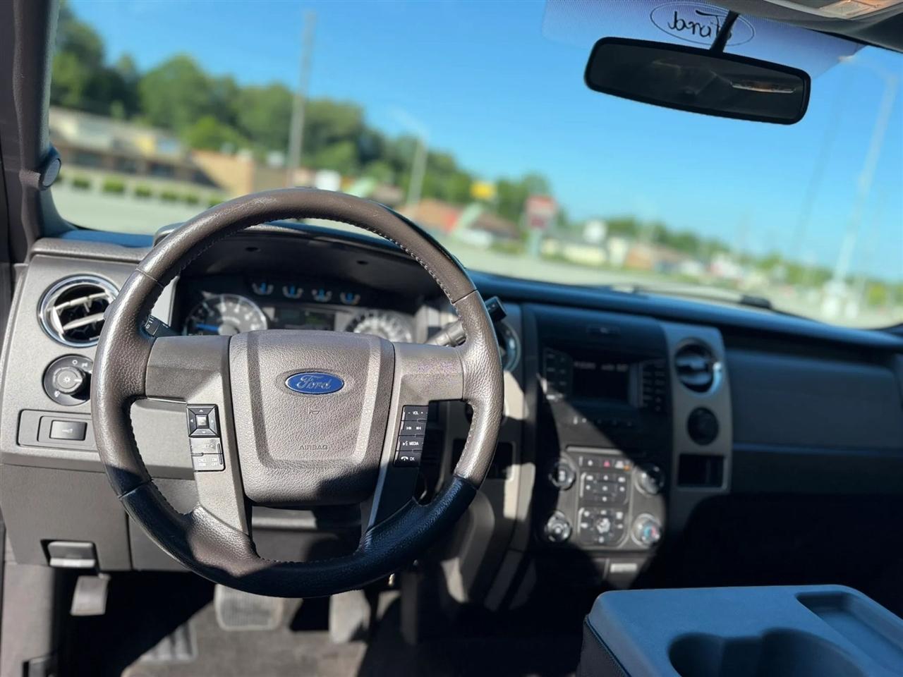 Ford F-150 4WD SuperCrew 145" Platinum 2014