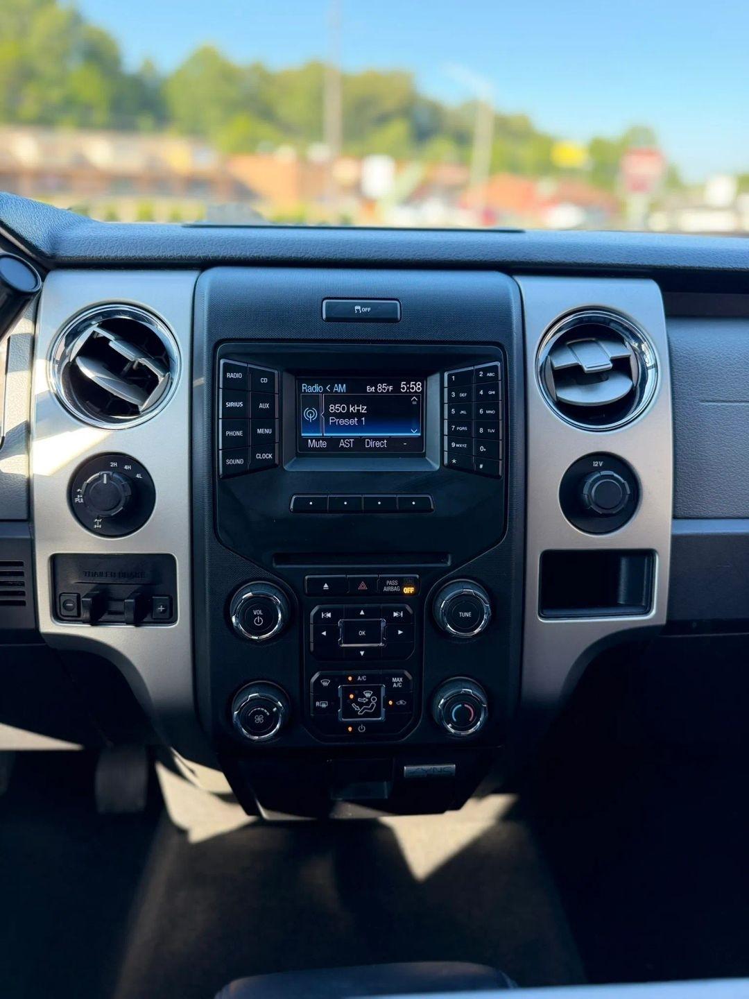 Ford F-150 4WD SuperCrew 145" Platinum 2014