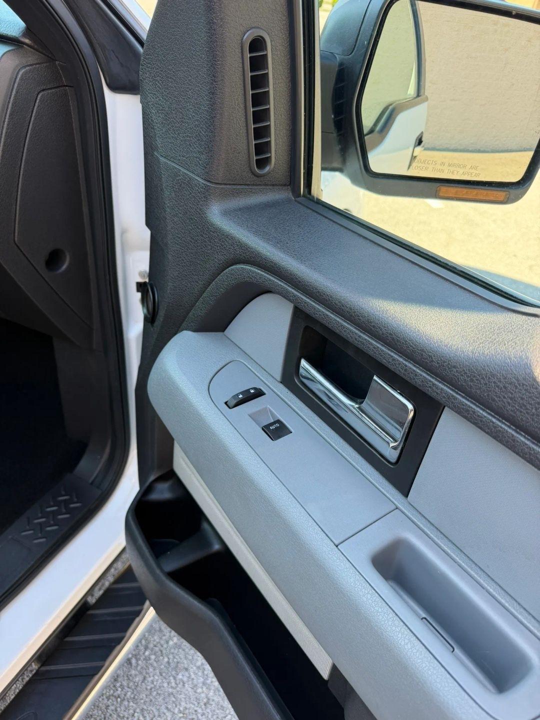 Ford F-150 4WD SuperCrew 145" Platinum 2014
