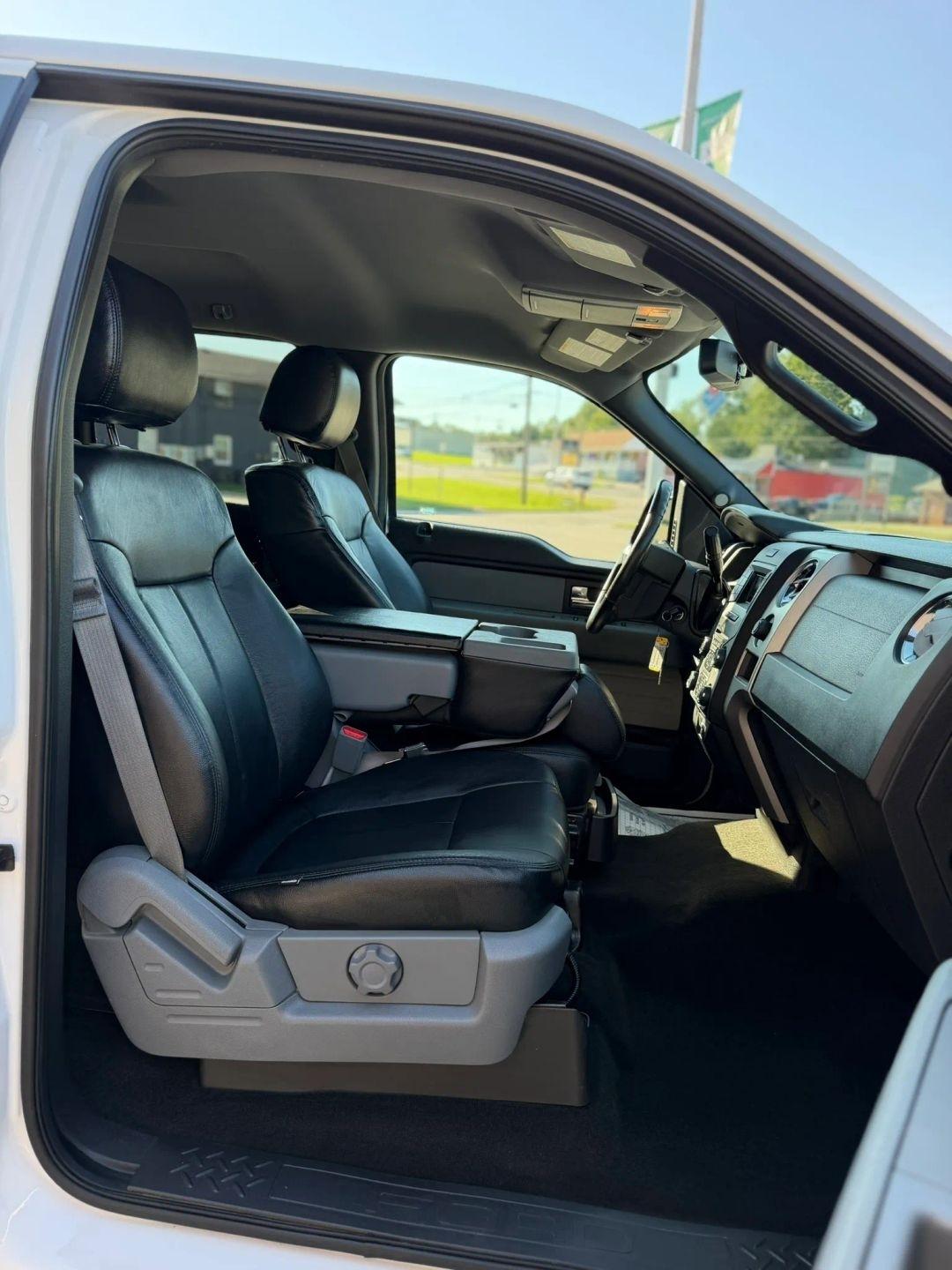 Ford F-150 4WD SuperCrew 145" Platinum 2014