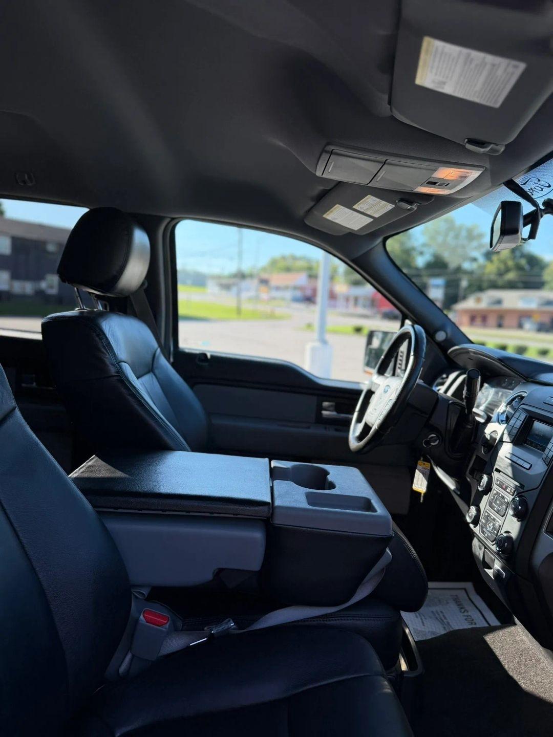 Ford F-150 4WD SuperCrew 145" Platinum 2014