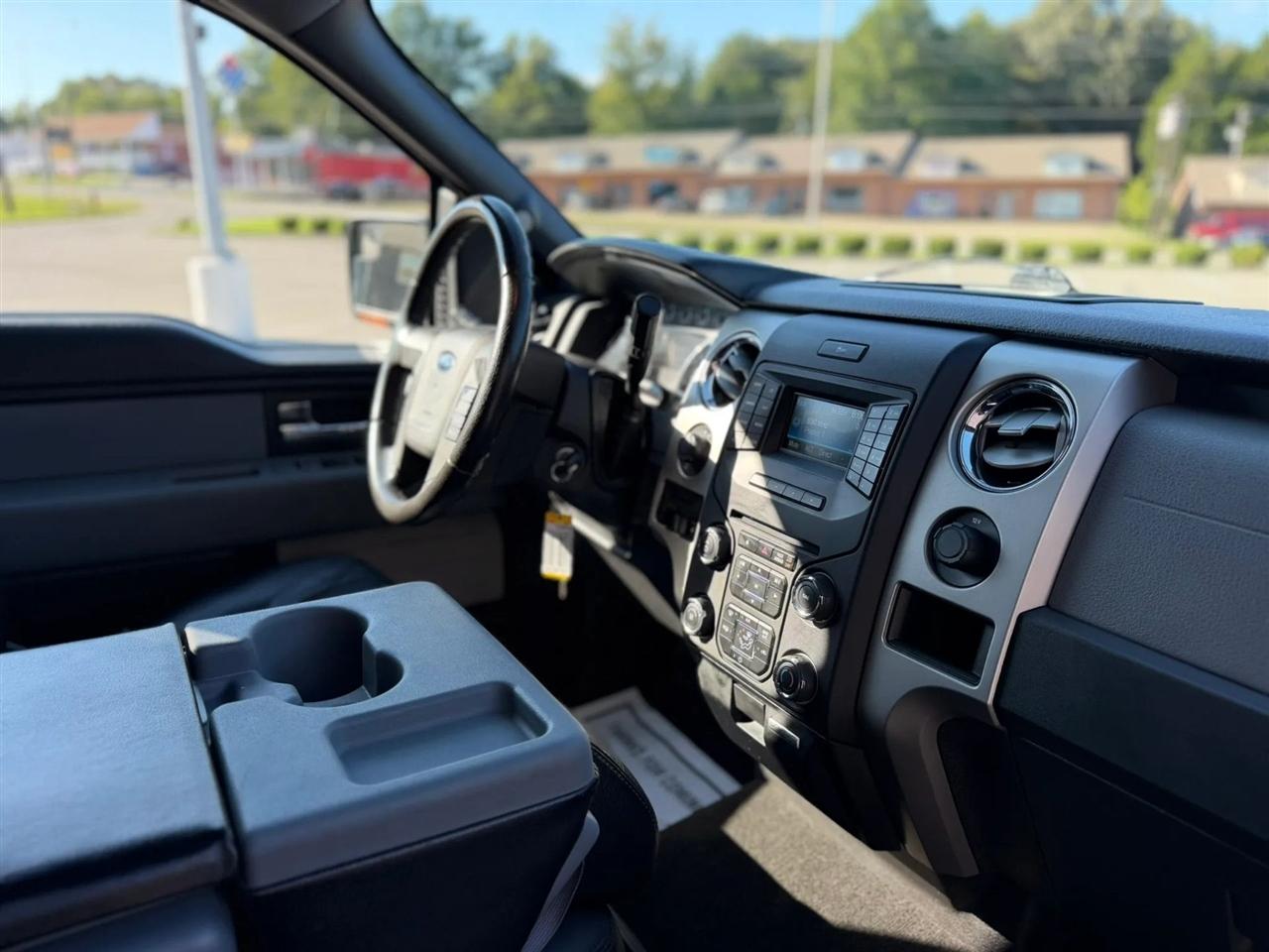 Ford F-150 4WD SuperCrew 145" Platinum 2014