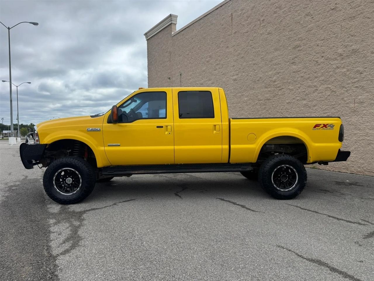 Ford Super Duty F-250 Crew Cab 156" Harley-Davidson 4WD 2005