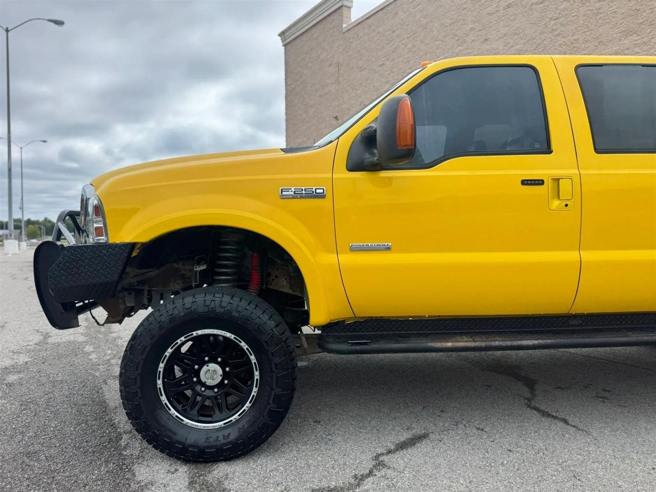 Ford Super Duty F-250 Crew Cab 156" Harley-Davidson 4WD 2005