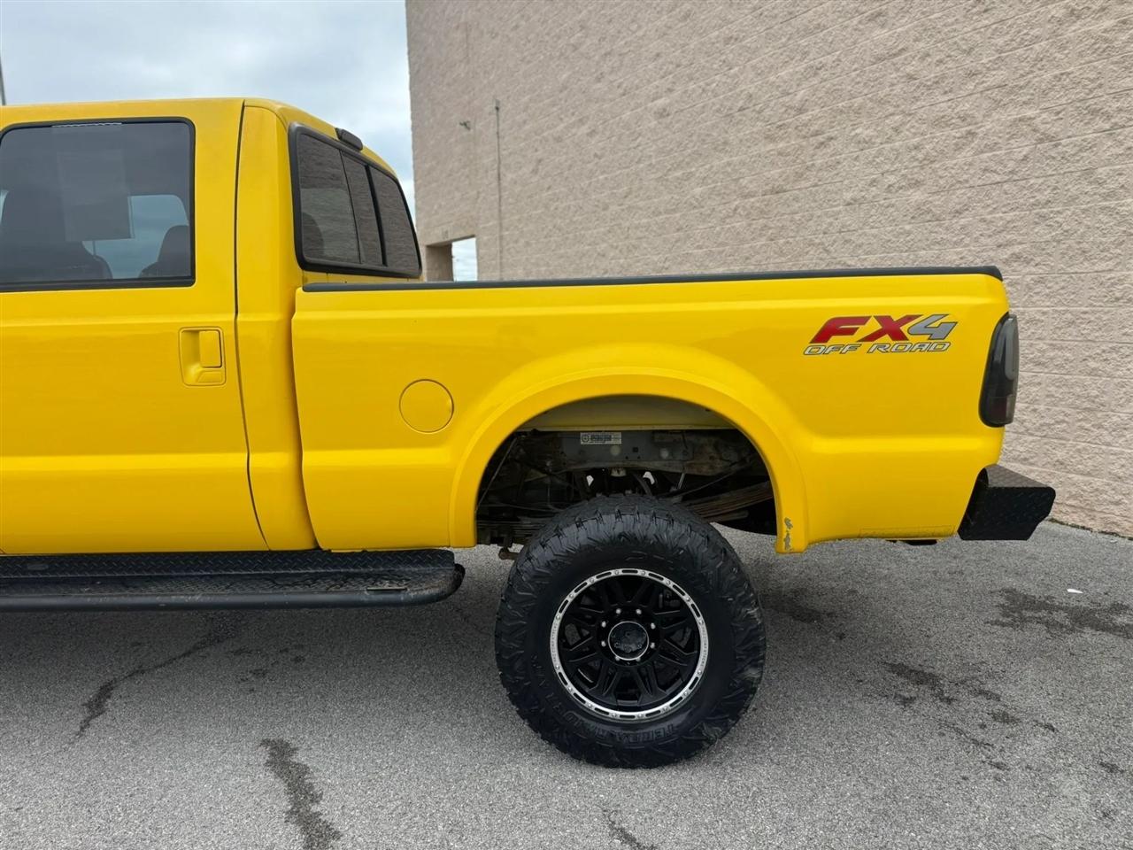 Ford Super Duty F-250 Crew Cab 156" Harley-Davidson 4WD 2005