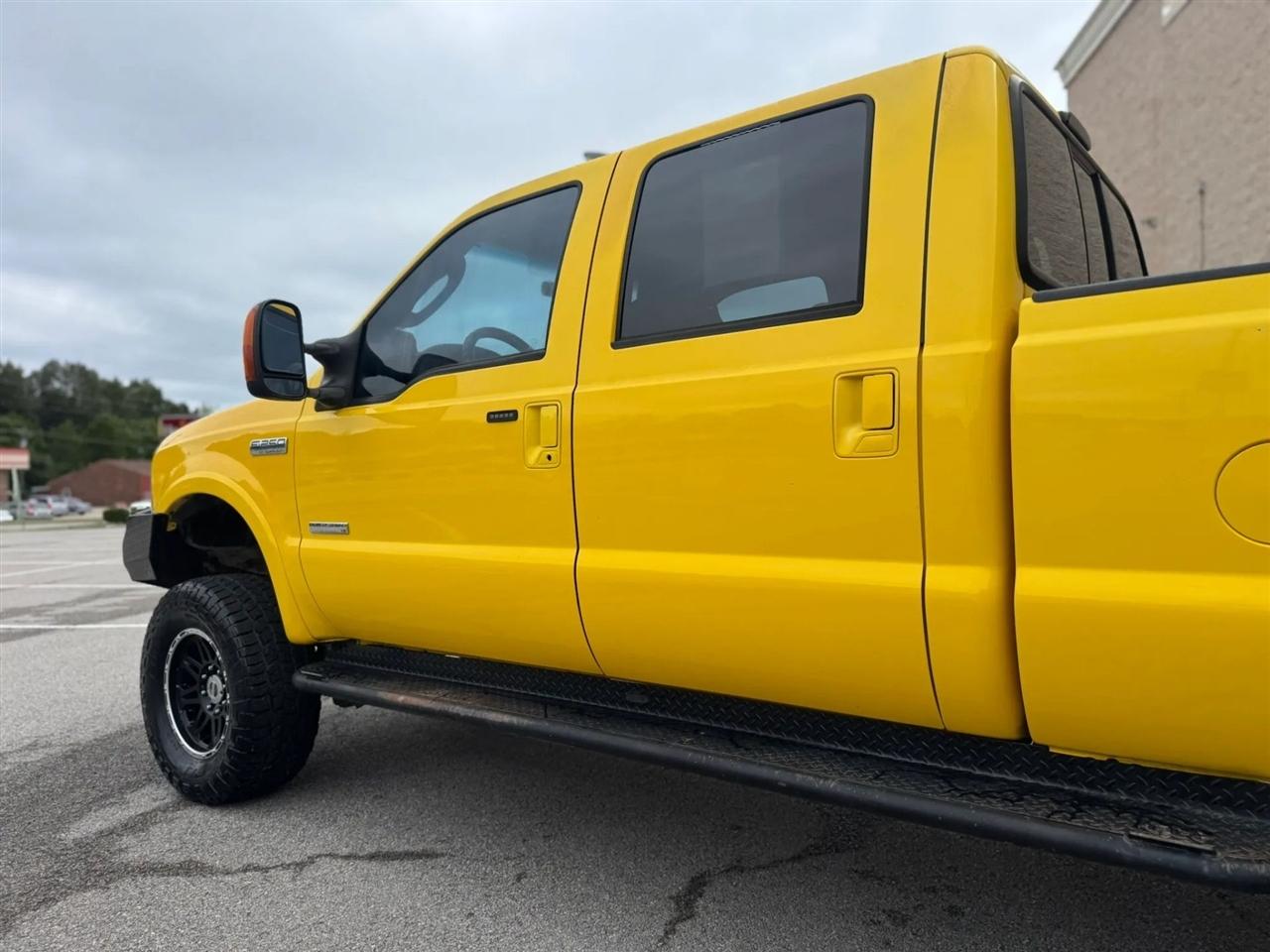 Ford Super Duty F-250 Crew Cab 156" Harley-Davidson 4WD 2005