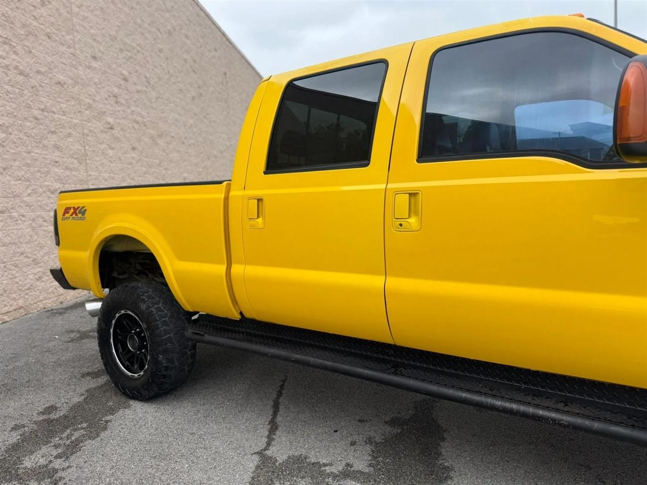 Ford Super Duty F-250 Crew Cab 156" Harley-Davidson 4WD 2005