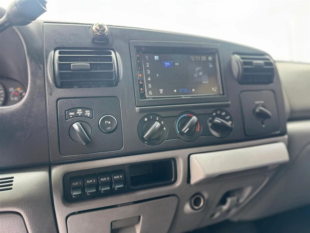 Ford Super Duty F-250 Crew Cab 156" Harley-Davidson 4WD 2005