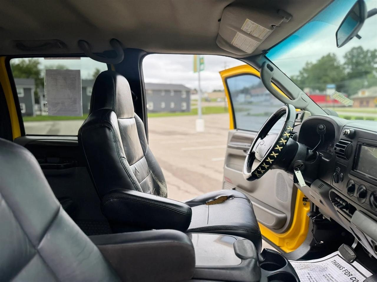 Ford Super Duty F-250 Crew Cab 156" Harley-Davidson 4WD 2005