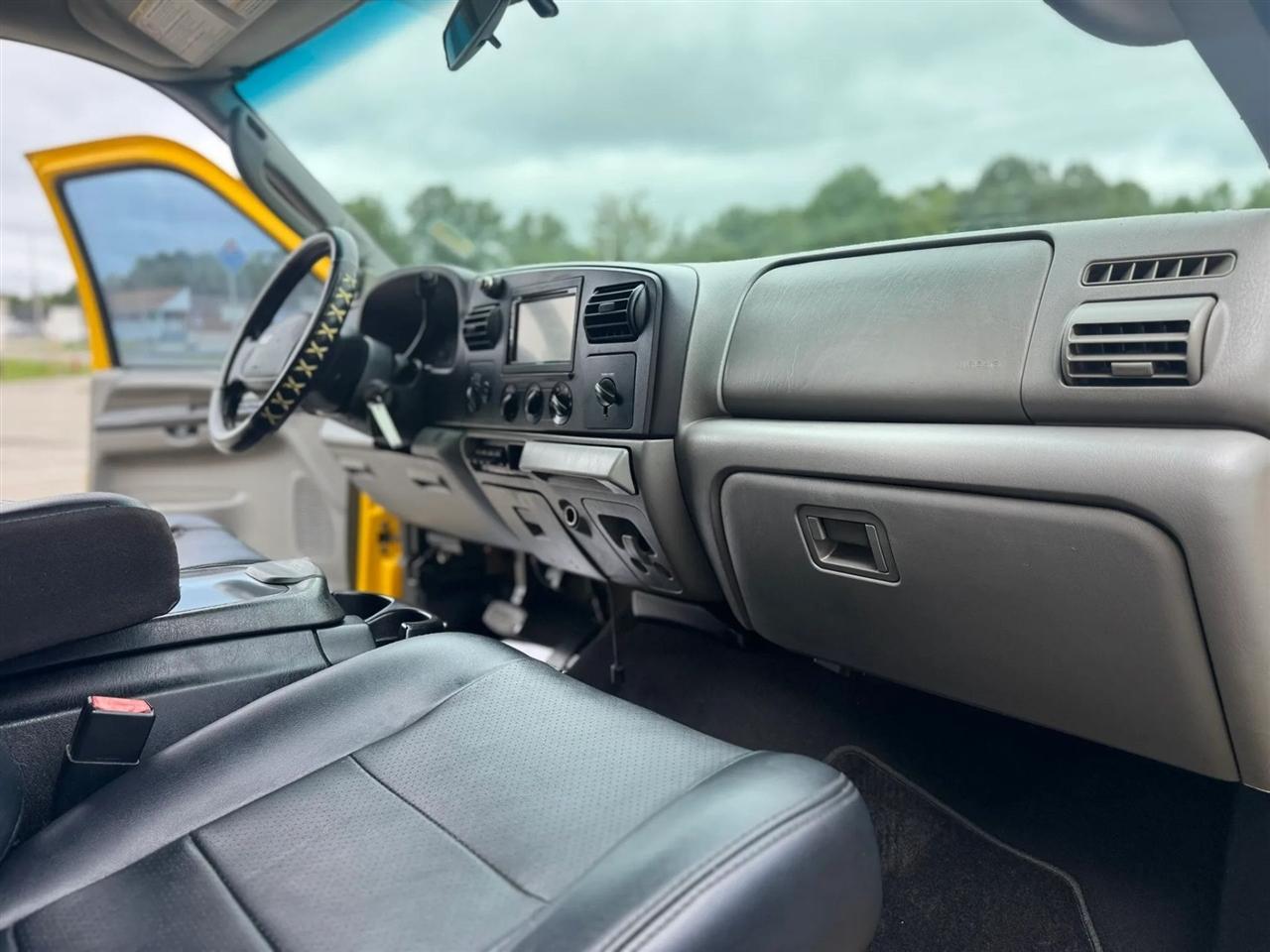 Ford Super Duty F-250 Crew Cab 156" Harley-Davidson 4WD 2005