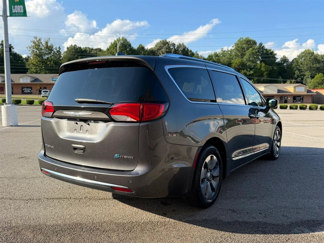 Chrysler Pacifica Hybrid Limited FWD 2018