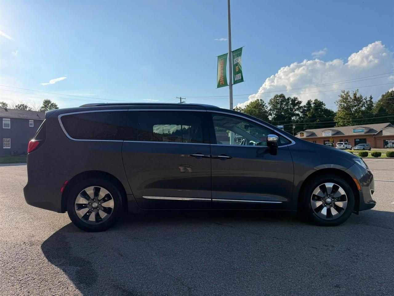 Chrysler Pacifica Hybrid Limited FWD 2018