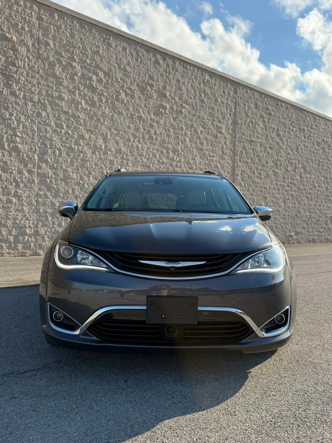 Chrysler Pacifica Hybrid Limited FWD 2018