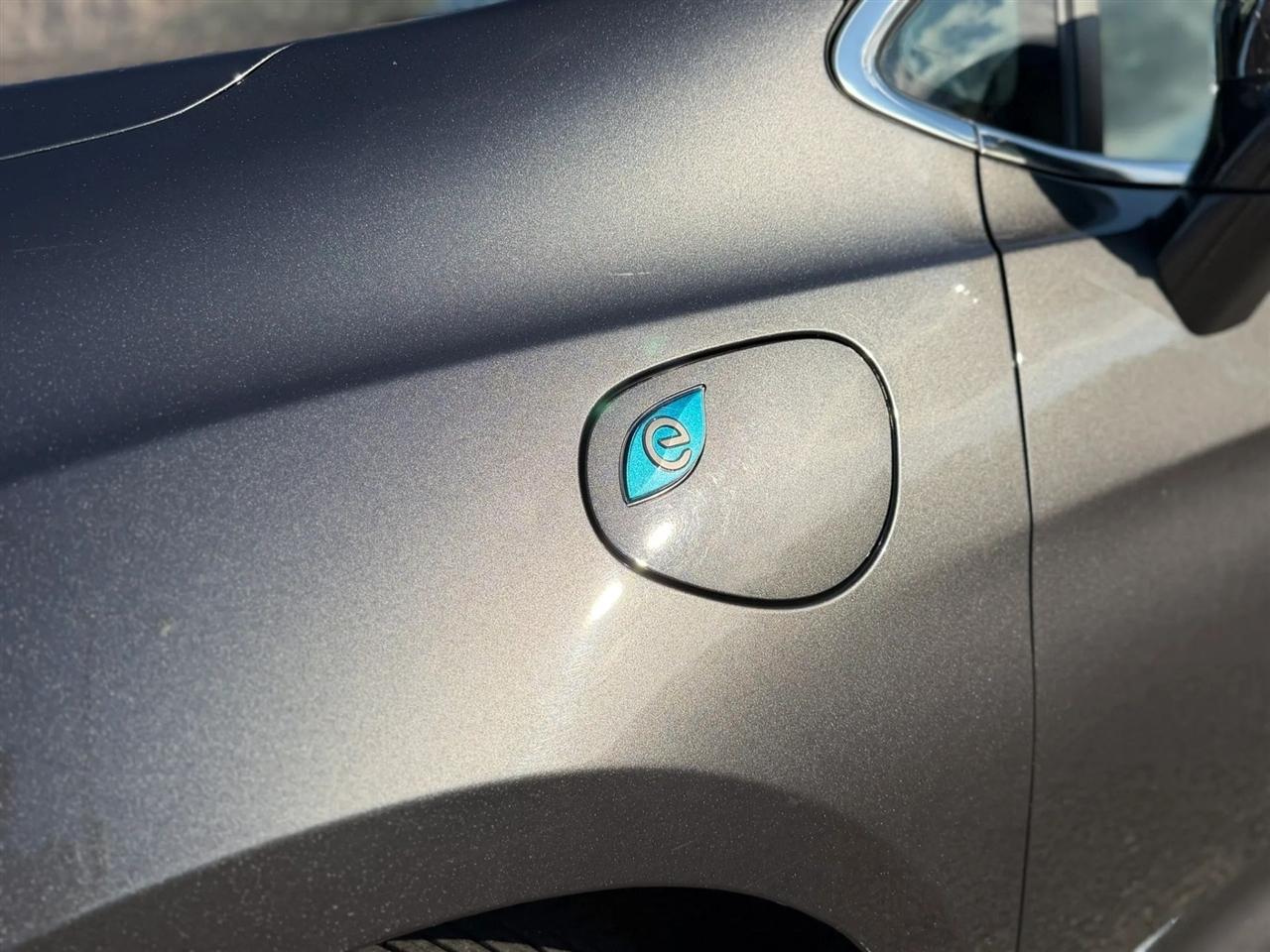 Chrysler Pacifica Hybrid Limited FWD 2018