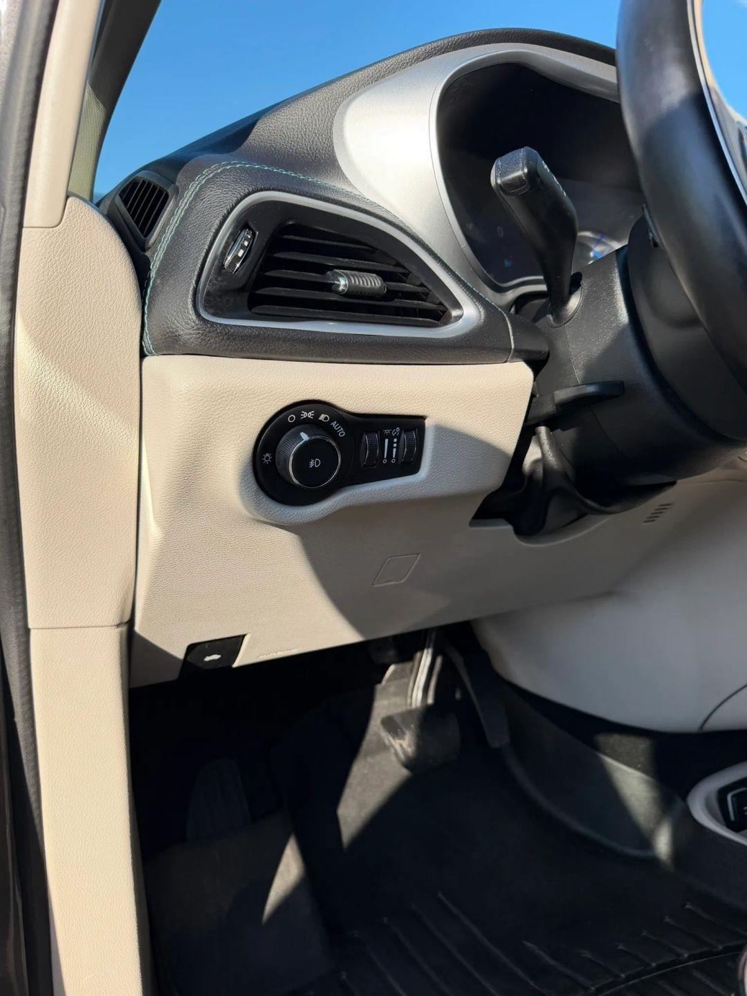 Chrysler Pacifica Hybrid Limited FWD 2018