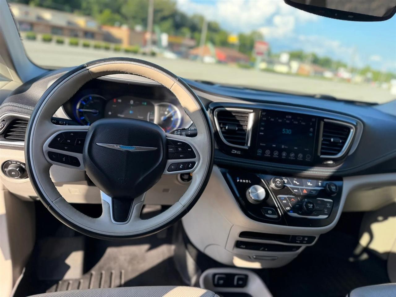Chrysler Pacifica Hybrid Limited FWD 2018