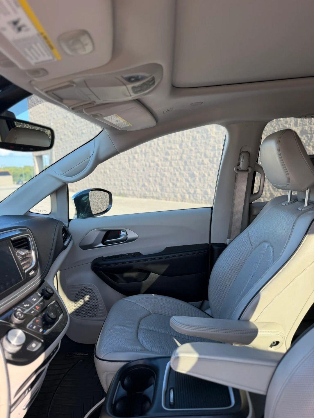 Chrysler Pacifica Hybrid Limited FWD 2018