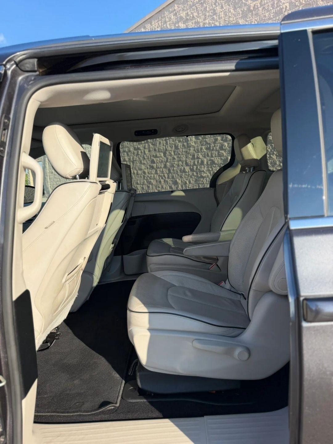 Chrysler Pacifica Hybrid Limited FWD 2018