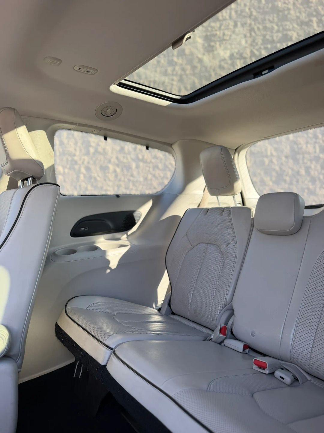 Chrysler Pacifica Hybrid Limited FWD 2018