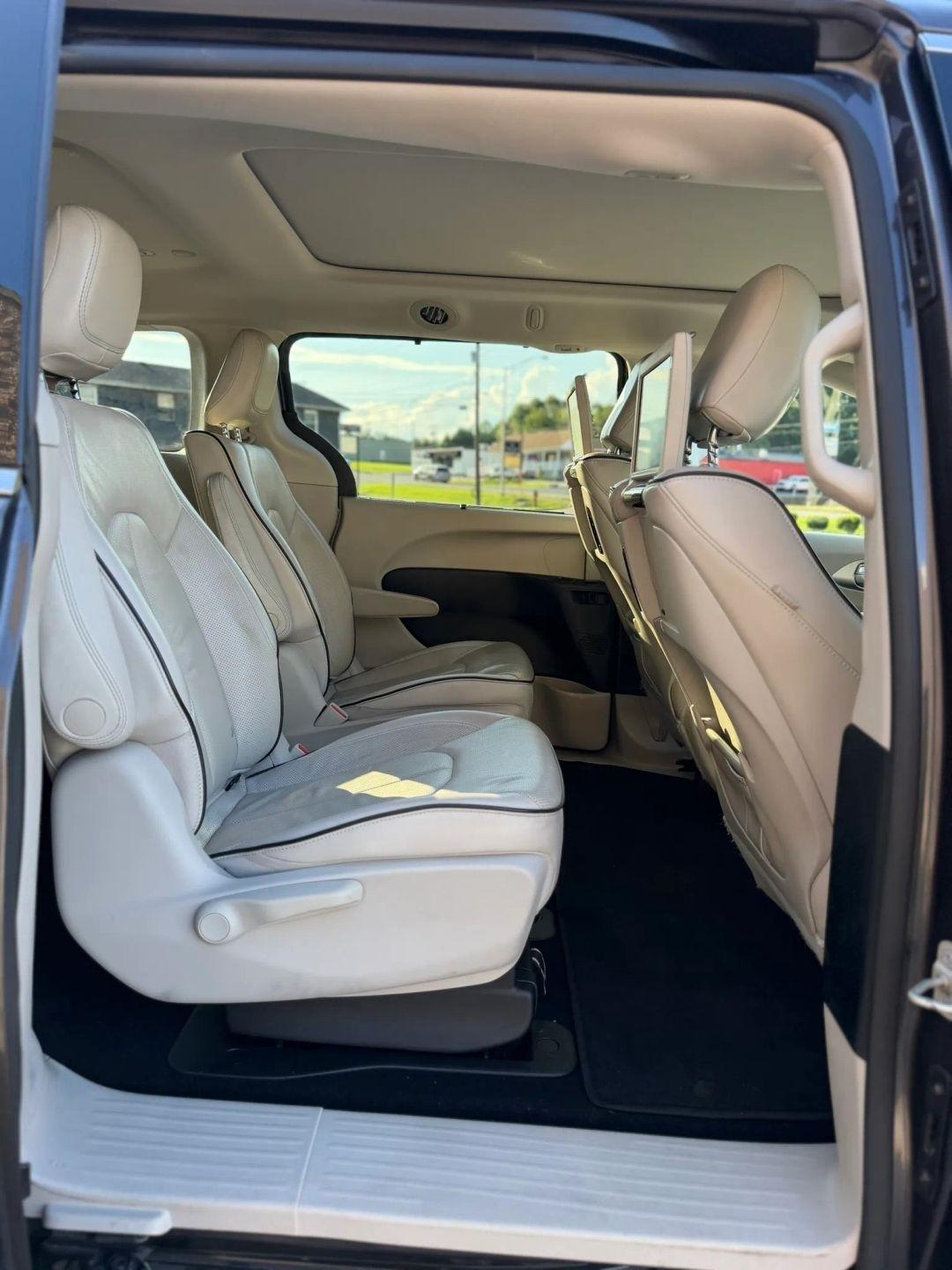 Chrysler Pacifica Hybrid Limited FWD 2018