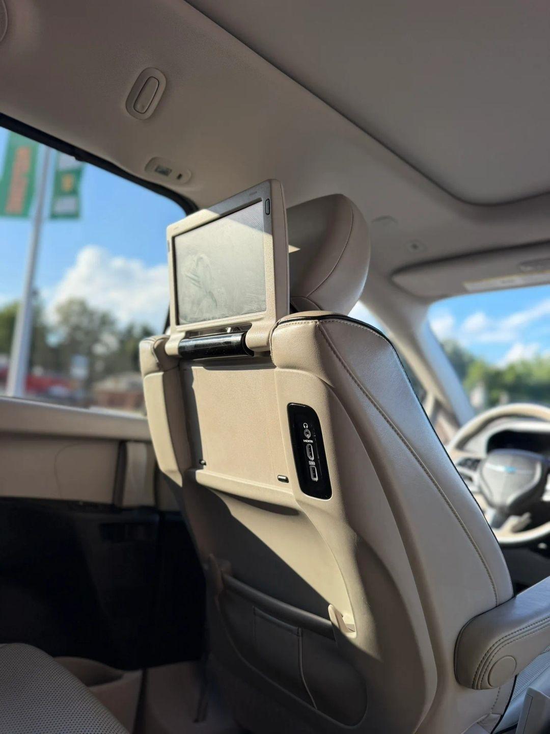 Chrysler Pacifica Hybrid Limited FWD 2018