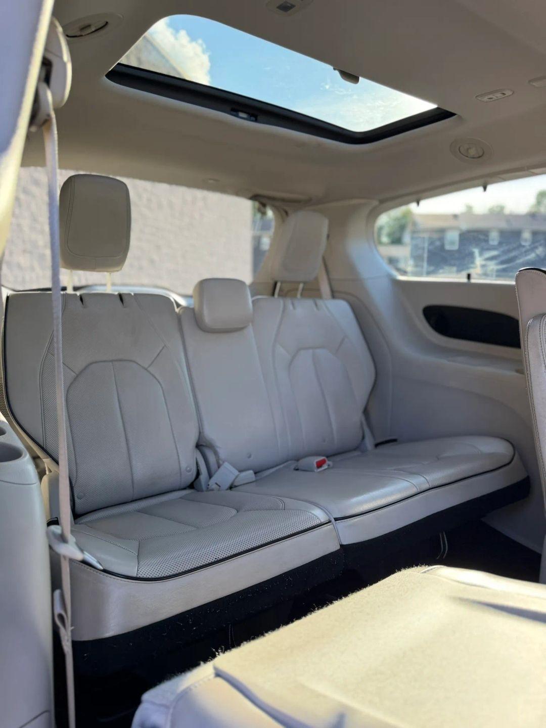 Chrysler Pacifica Hybrid Limited FWD 2018