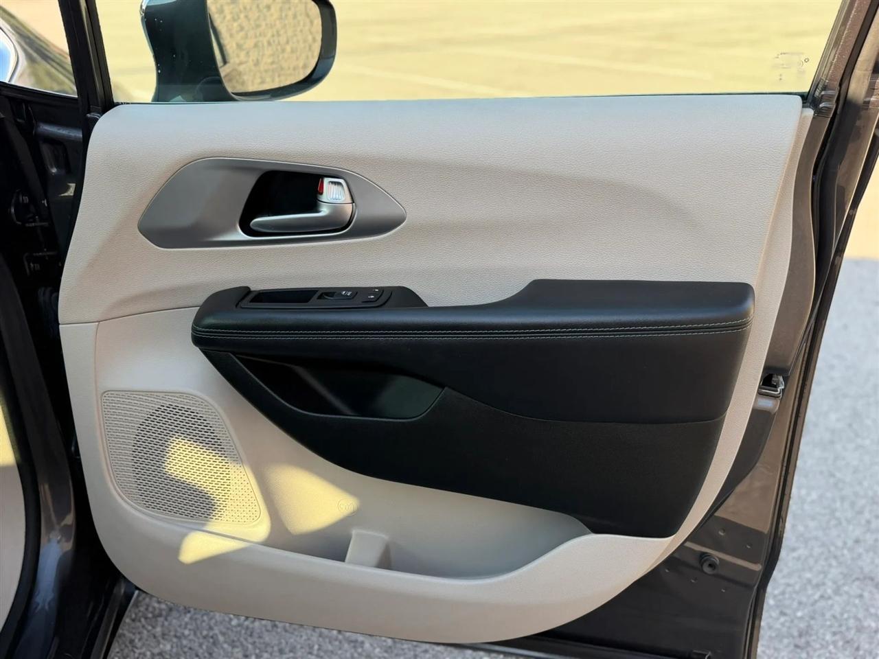 Chrysler Pacifica Hybrid Limited FWD 2018
