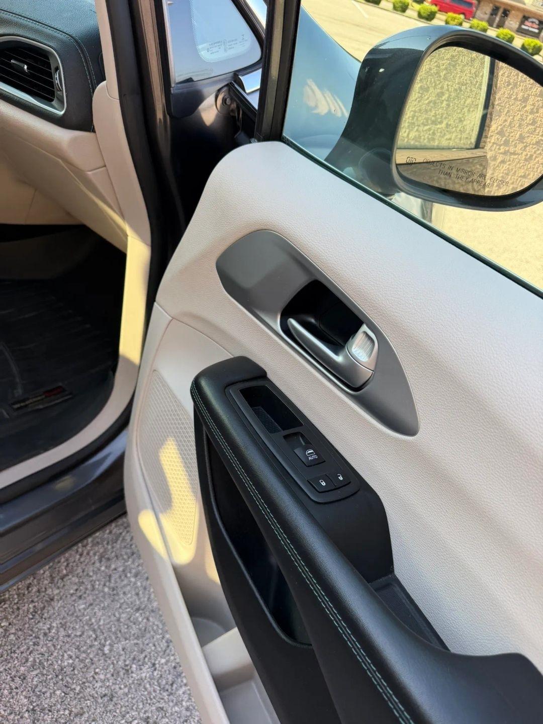 Chrysler Pacifica Hybrid Limited FWD 2018