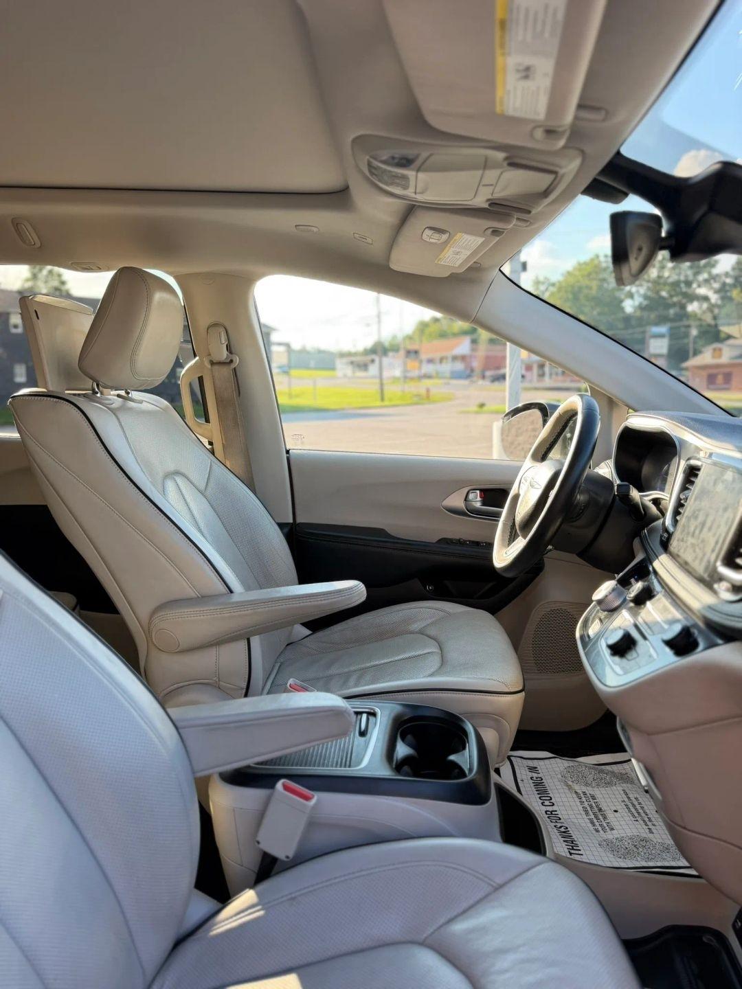 Chrysler Pacifica Hybrid Limited FWD 2018