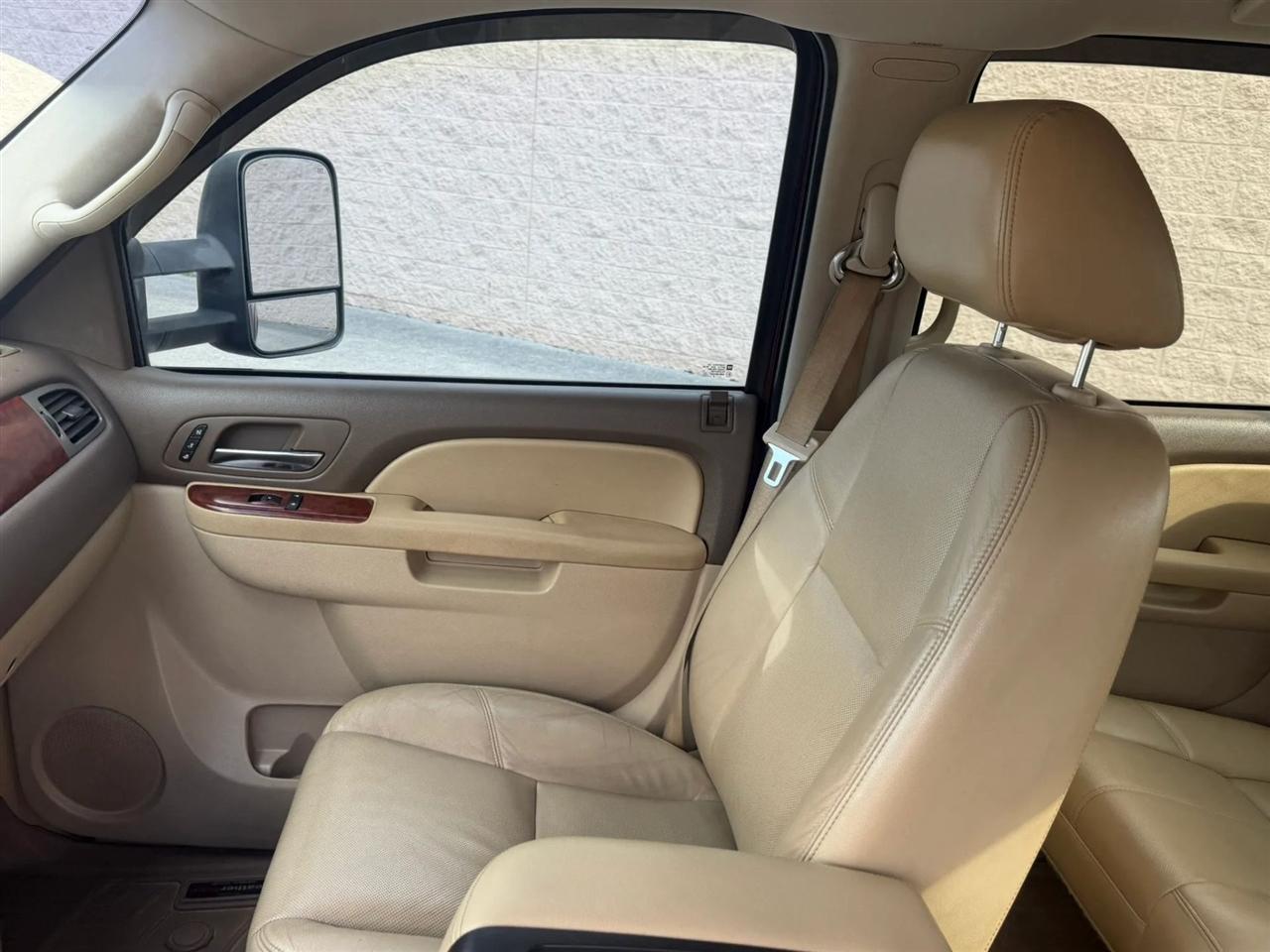 Chevrolet Silverado 2500HD 4WD Crew Cab 153.7" LTZ 2013