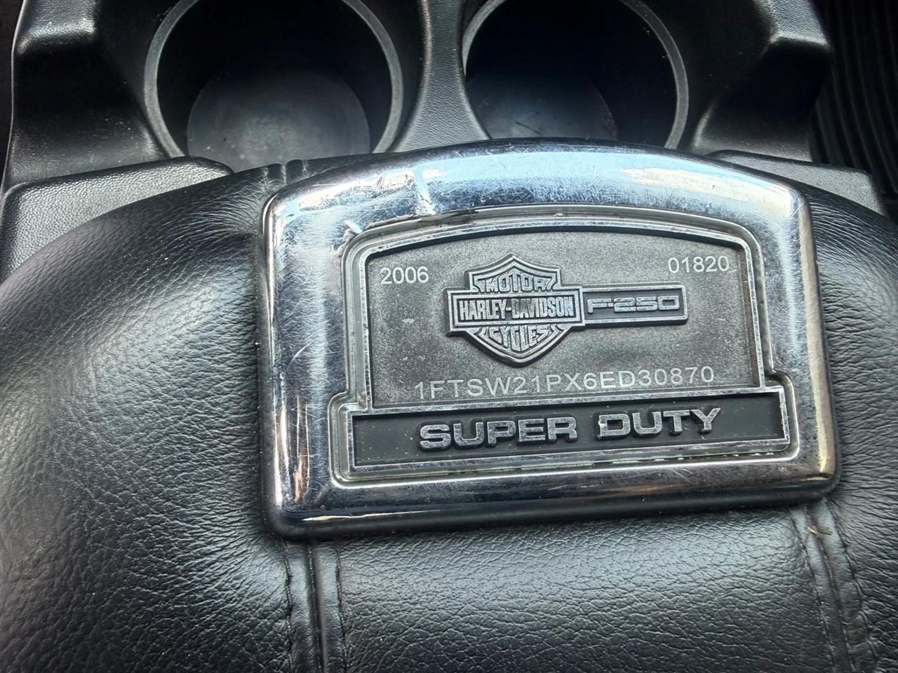 Ford Super Duty F-250 Crew Cab 156" Harley-Davidson 4WD 2006