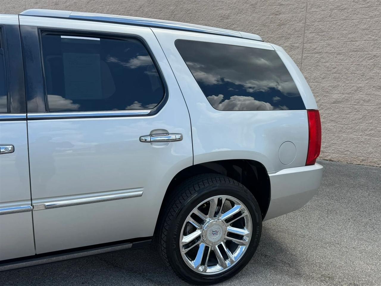 Cadillac Escalade AWD 4dr Platinum Edition 2013