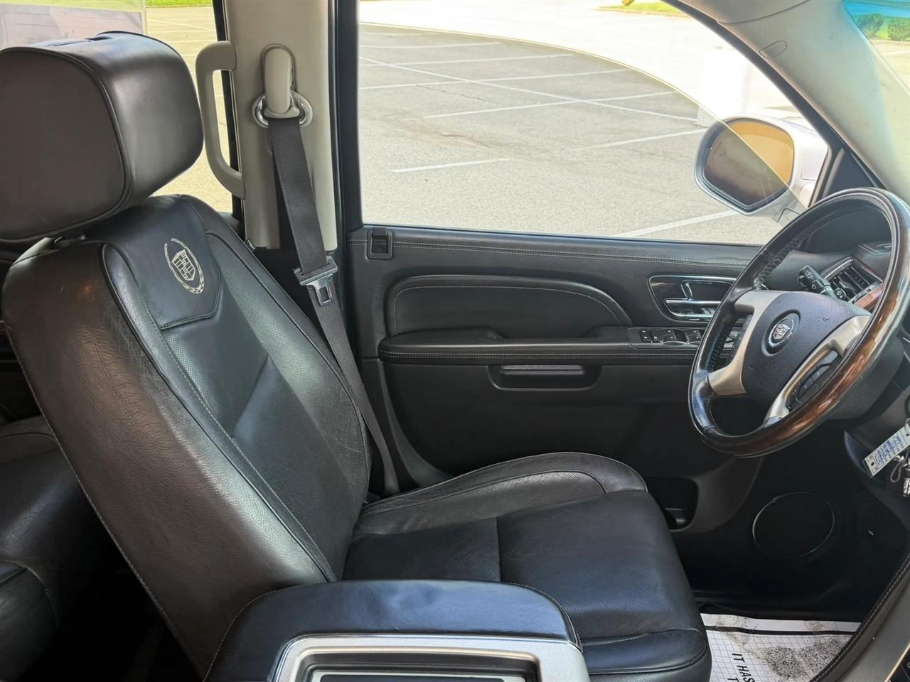 Cadillac Escalade AWD 4dr Platinum Edition 2013