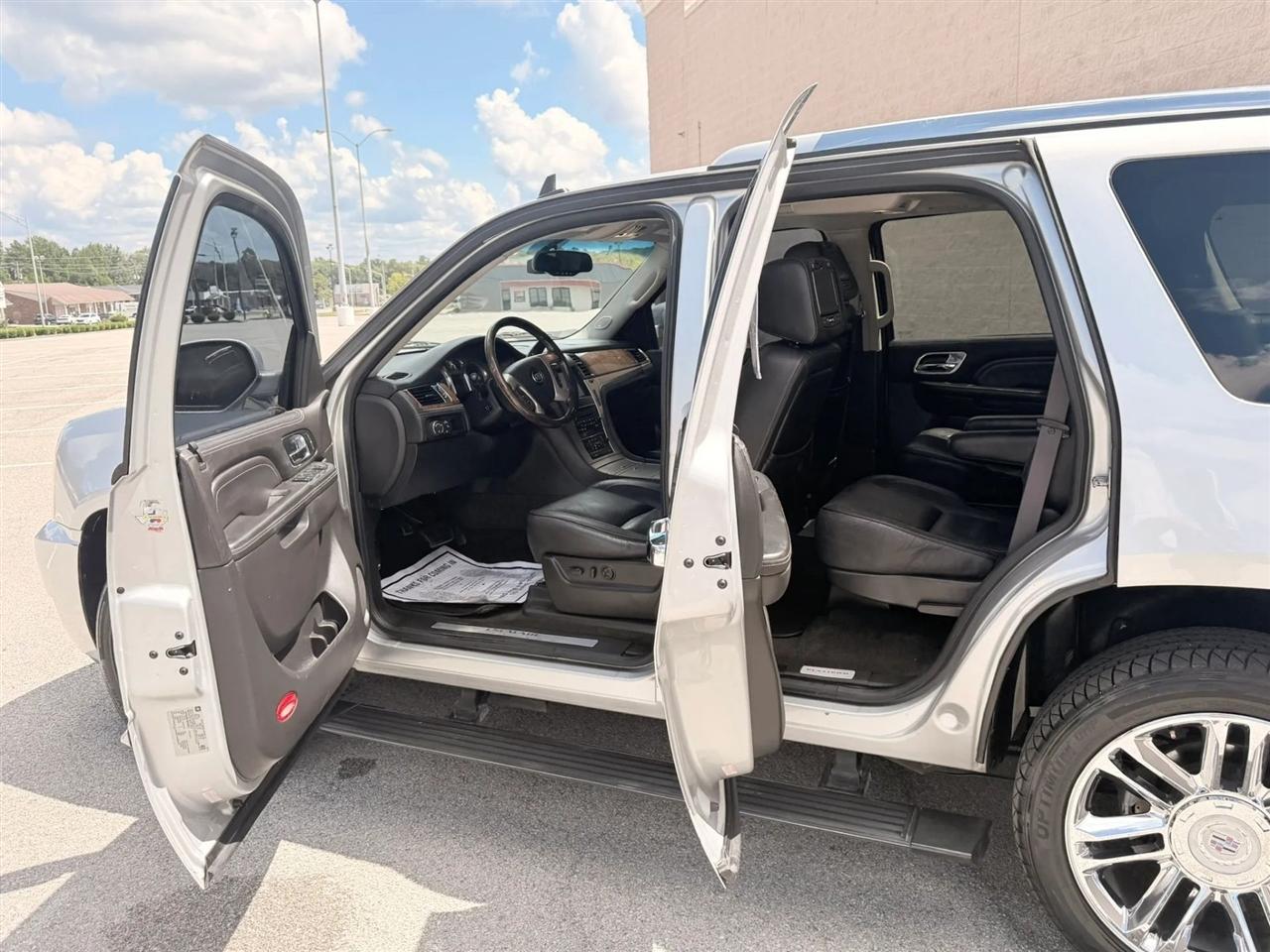 Cadillac Escalade AWD 4dr Platinum Edition 2013