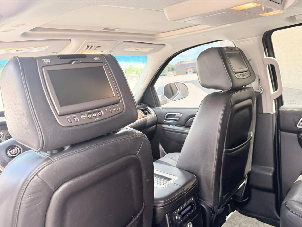 Cadillac Escalade AWD 4dr Platinum Edition 2013