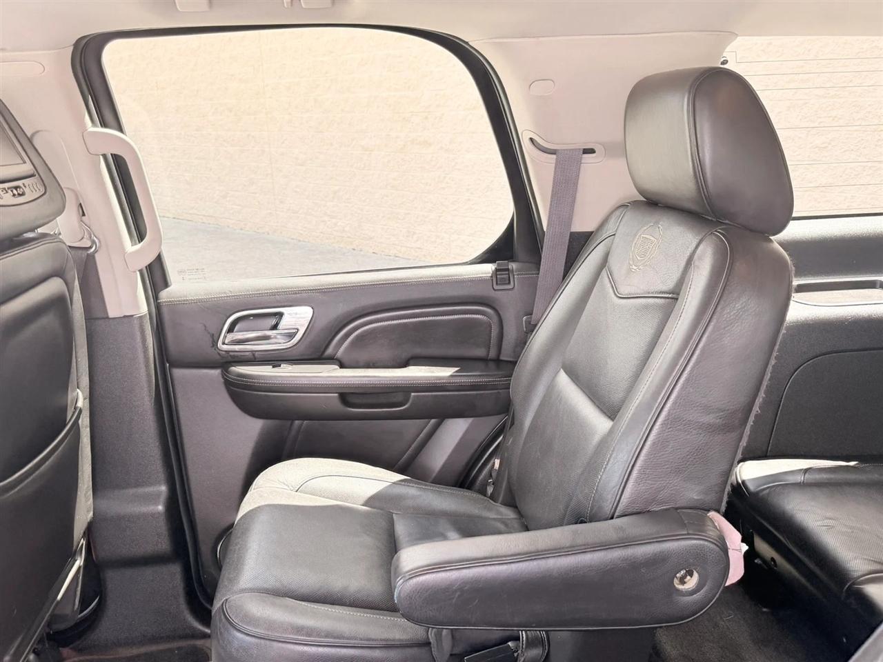 Cadillac Escalade AWD 4dr Platinum Edition 2013