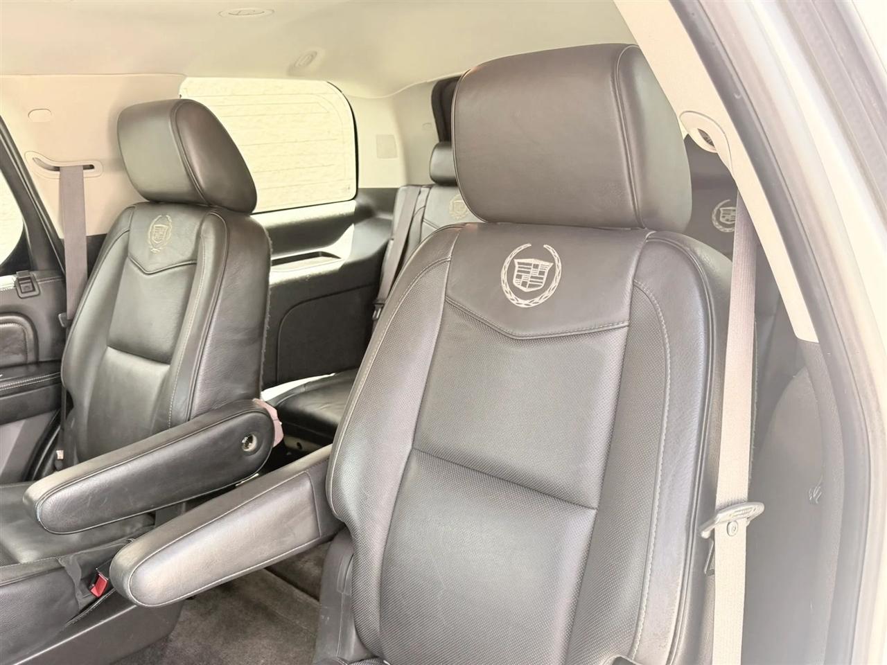 Cadillac Escalade AWD 4dr Platinum Edition 2013