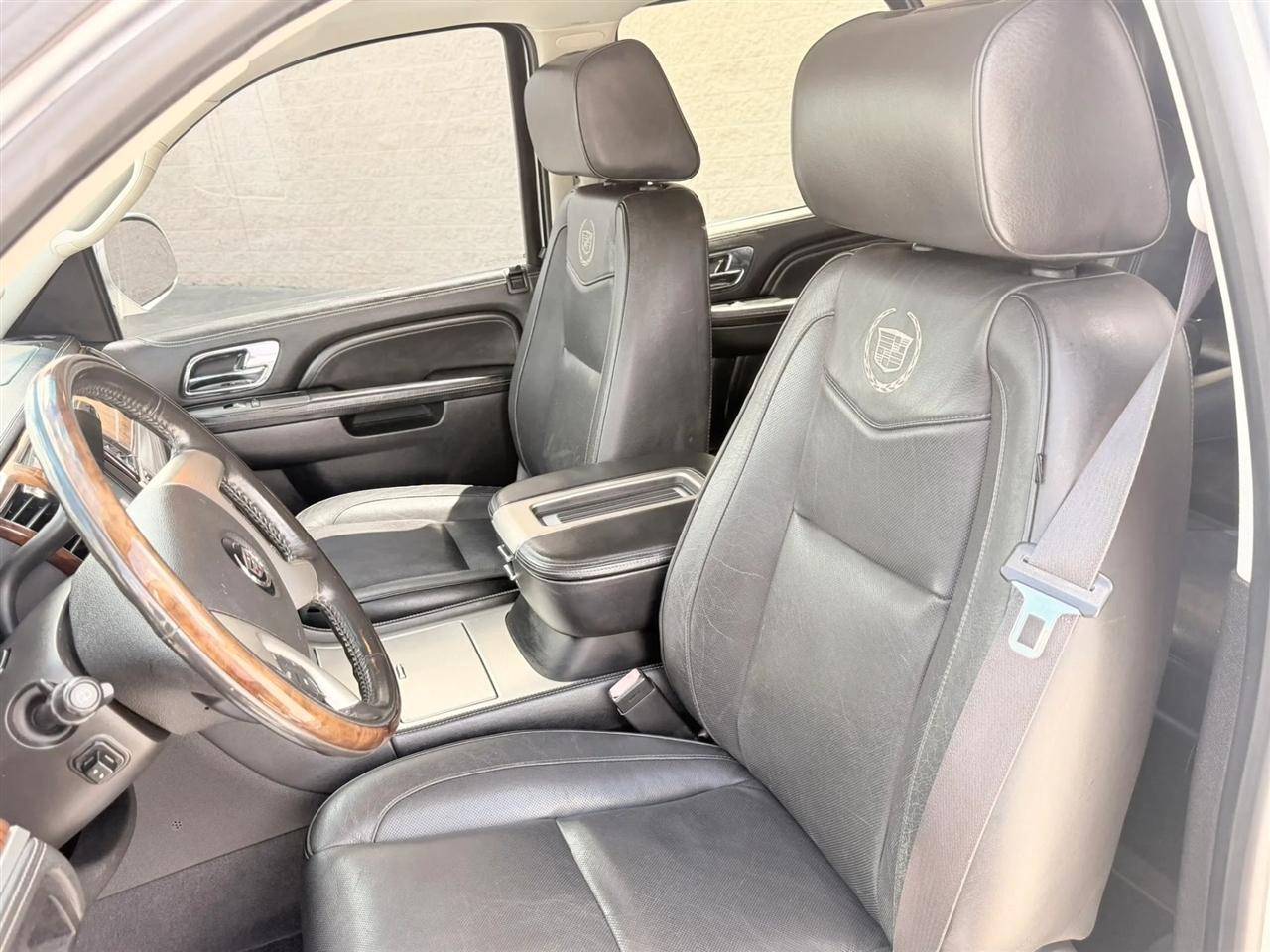 Cadillac Escalade AWD 4dr Platinum Edition 2013