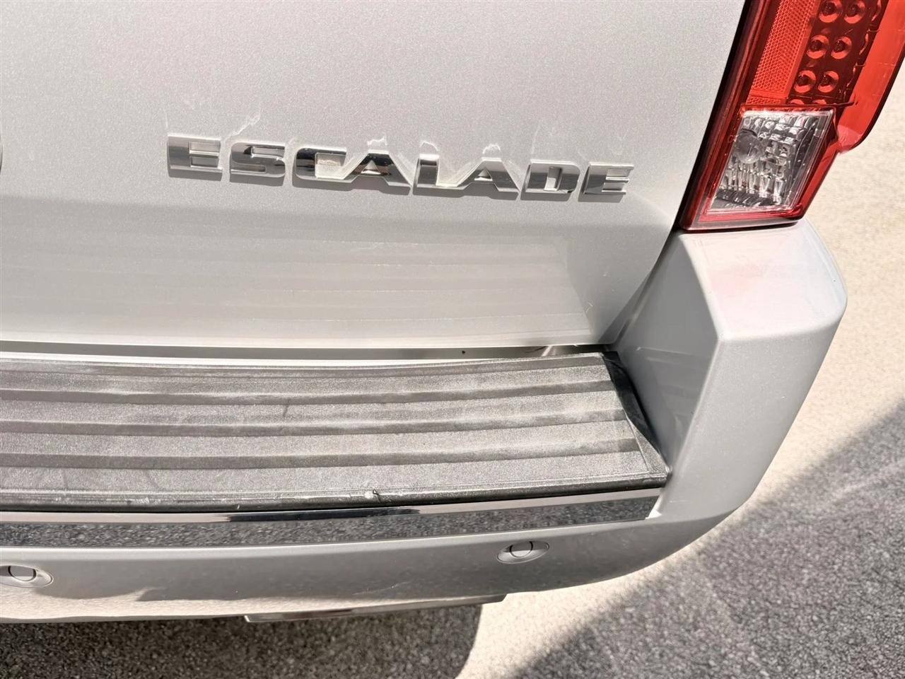 Cadillac Escalade AWD 4dr Platinum Edition 2013