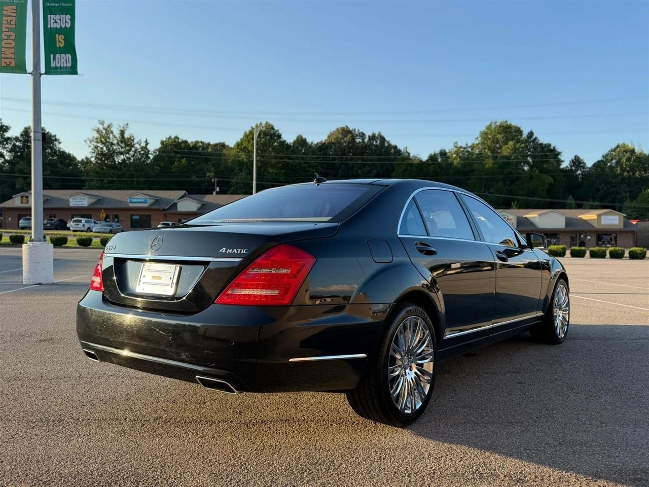 Mercedes-Benz S-Class 4dr Sdn S 550 4MATIC 2013