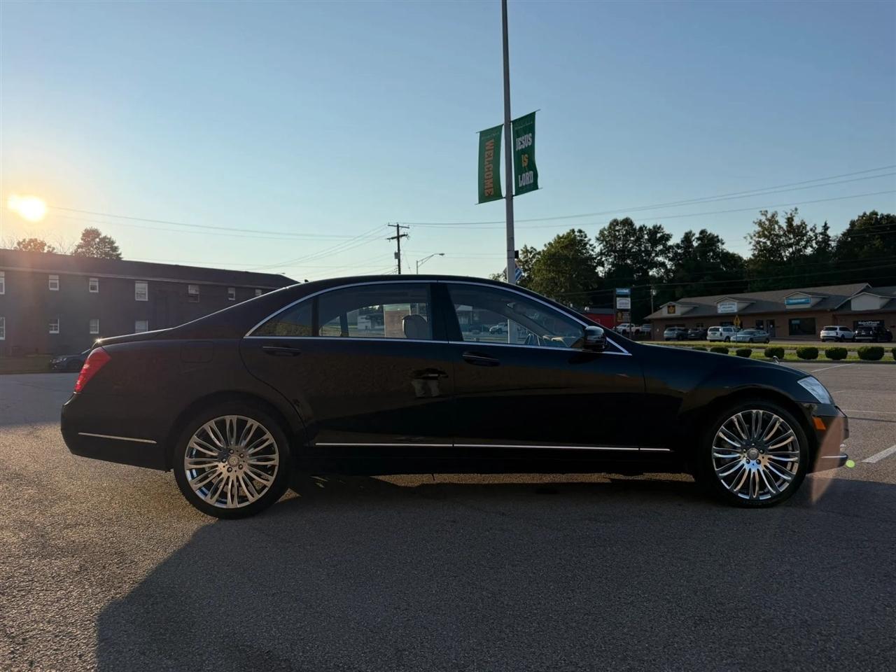 Mercedes-Benz S-Class 4dr Sdn S 550 4MATIC 2013
