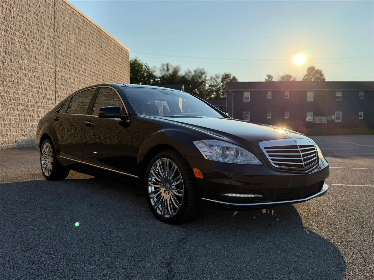 Mercedes-Benz S-Class 4dr Sdn S 550 4MATIC 2013