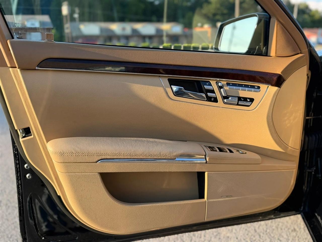 Mercedes-Benz S-Class 4dr Sdn S 550 4MATIC 2013