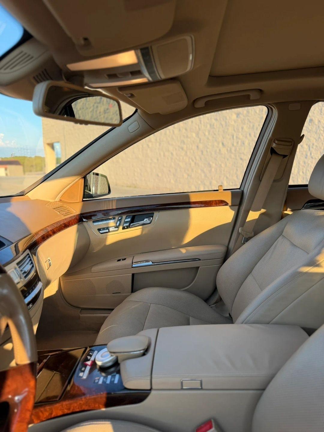 Mercedes-Benz S-Class 4dr Sdn S 550 4MATIC 2013